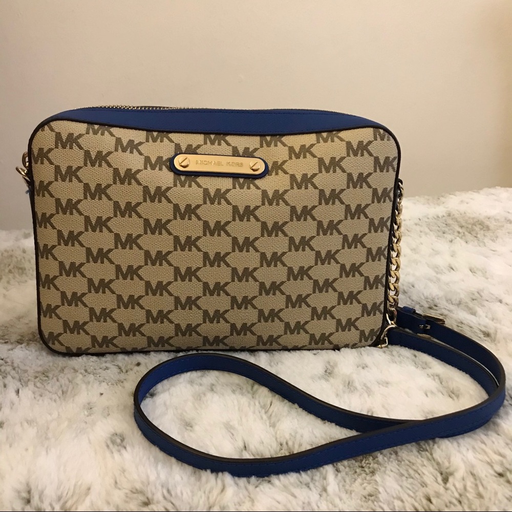 Michael Kors - Picture 2 of 4